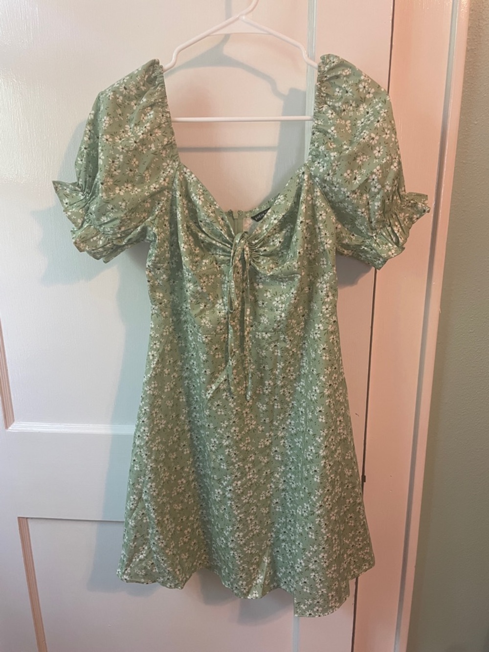 Sage Green Floral Tie-Front Puff Sleeve Mini Dress